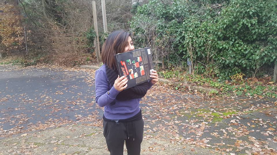Фото на тему: Муж подарил жене большой рождественский календарь со множеством подарков