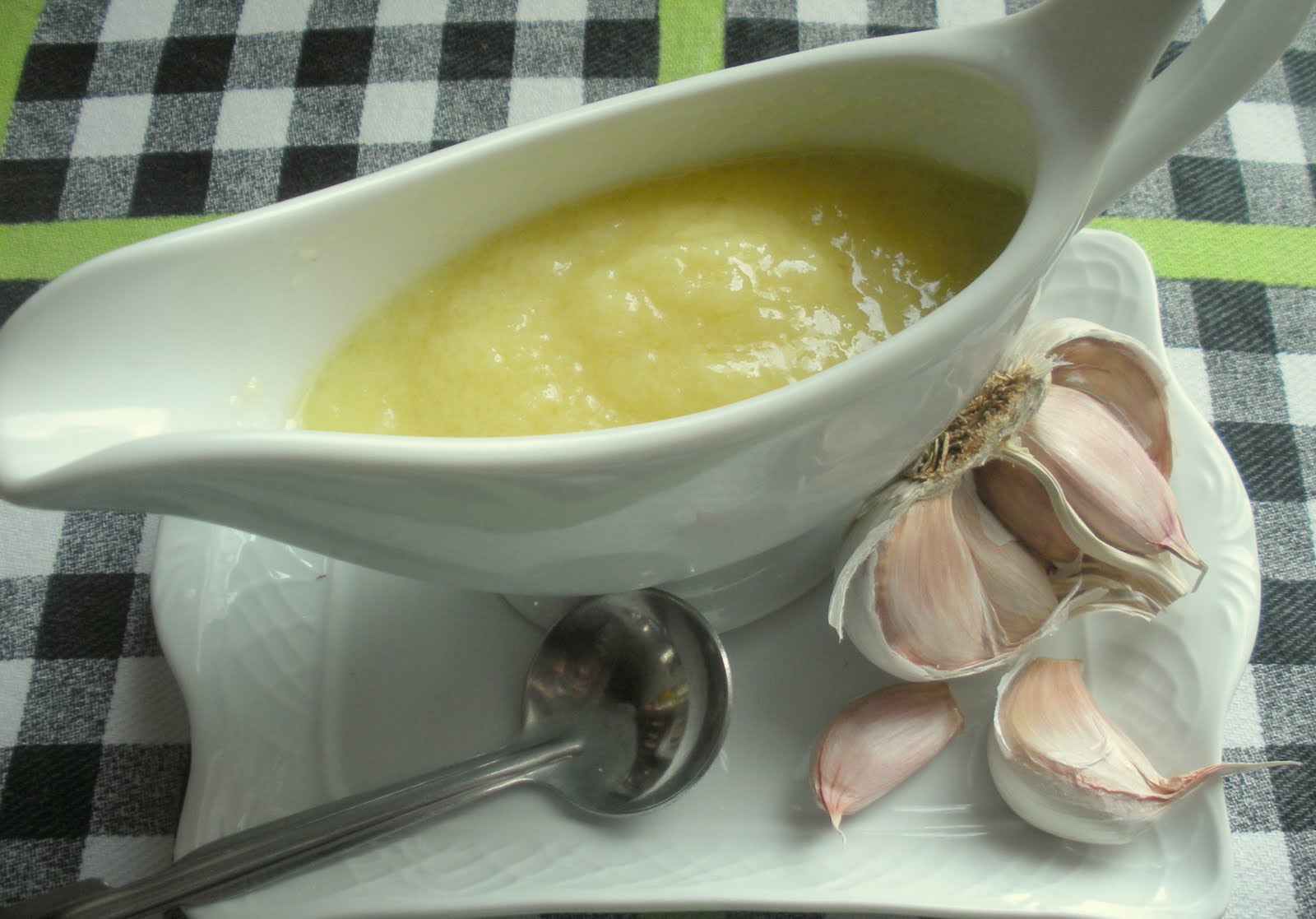 Фото на тему: Лайоли — французский соус из чеснока. Рецепт