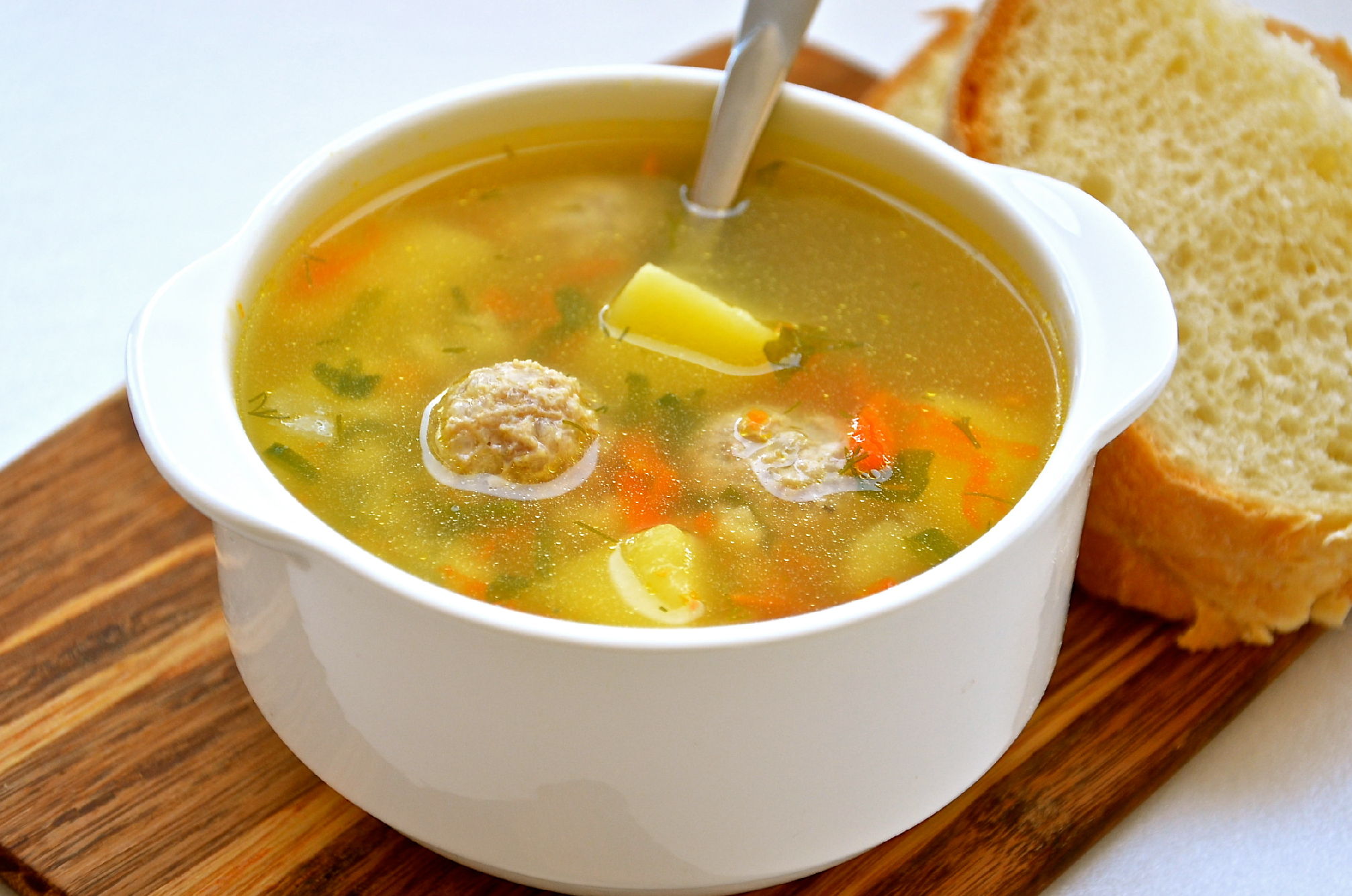 Фото на тему: Как приготовить суп с фрикадельками и рисом. Пошаговый рецепт